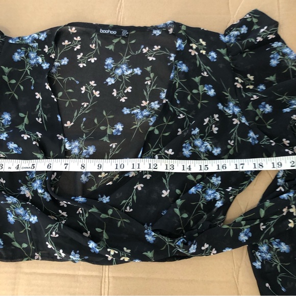 Boohoo WOVEN FLORAL PUFF SLEEVE WRAP BLOUSE SZ 6 - Picture 14 of 14